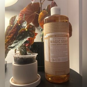 New Dr. Bronner’s Jasmine & Sandalwood Liquid Castile Soap. 32oz.
